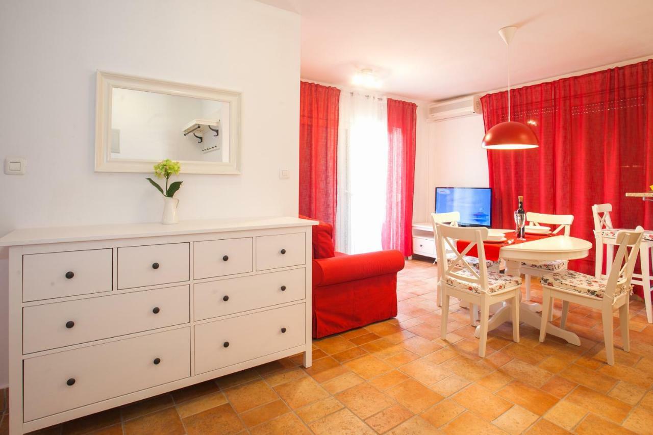 Lyra Apartment *